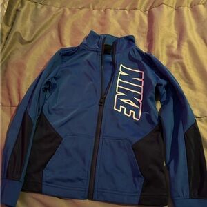 Boys Nike Blue and Black Jacket in size youth small(5)